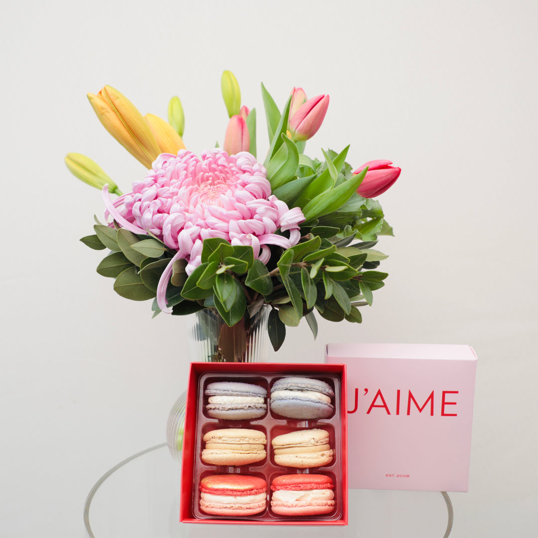 Best Mum Vase & Macarons - Brooklyn Flowers