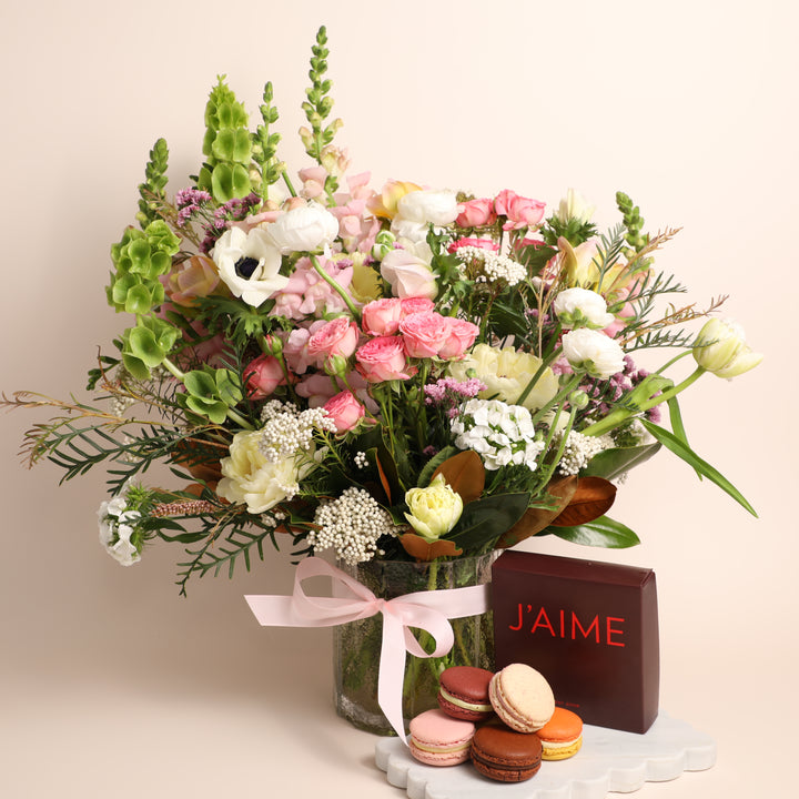 Blush Designer Vase & Gift