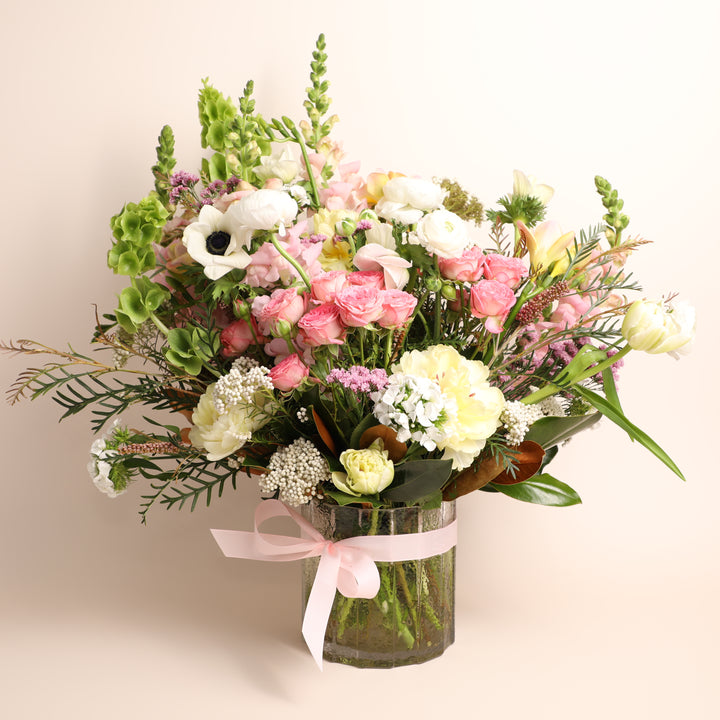 Blush Designer Vase & Gift