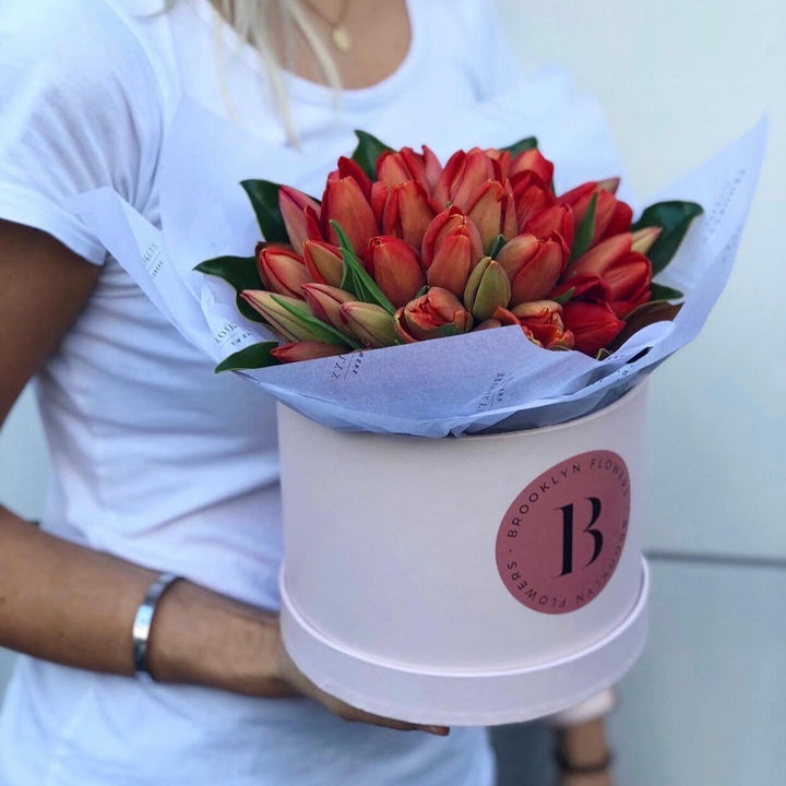 Deluxe Tulip Hat Box