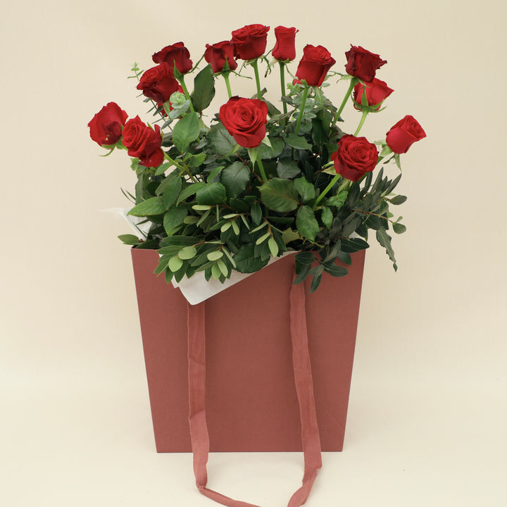 Lux Red Rose Bliss Bag & Glass Vase