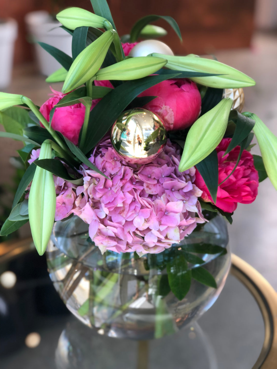 Christmas Posy Vase Arrangement - Brooklyn Flowers